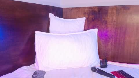 Snapshot of carly_monroe_ chatting on October 26, 2:18 am Carly Monroe  online show from October 26, 2:18 am