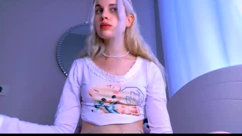 Snapshot of carmen__crybaby chatting on September 16, 12:35 pm carmen__crybaby online show from September 16, 12:35 pm