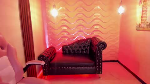 Snapshot of caro_sexyhot chatting on October 24, 1:45 am carolina online show from October 24, 1:45 am