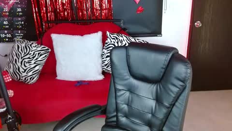 Snapshot of carolaine69_ chatting on February 3, 2:13 pm Caroline online show from February 3, 2:13 pm