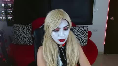 Snapshot of carolaine69_ chatting on January 28, 2:31 pm Caroline online show from January 28, 2:31 pm