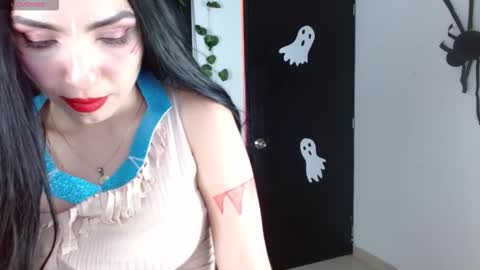 Snapshot of carolaine69_ chatting on October 22, 2:00 pm Caroline online show from October 22, 2:00 pm