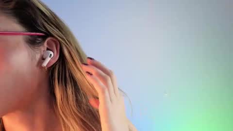 Snapshot of carolblonde chatting on October 3, 11:21 pm Char online show from October 3, 11:21 pm