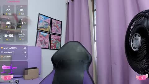 Snapshot of carolina_latinlady chatting on October 12, 10:34 pm Carolina online show from October 12, 10:34 pm