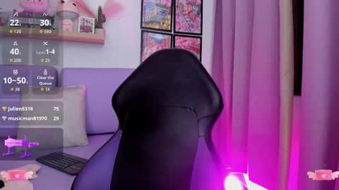 Snapshot of carolina_latinlady chatting on October 15, 12:02 am Carolina online show from October 15, 12:02 am