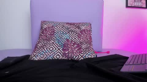 Snapshot of carolina_latinlady chatting on September 27, 12:40 am Carolina online show from September 27, 12:40 am