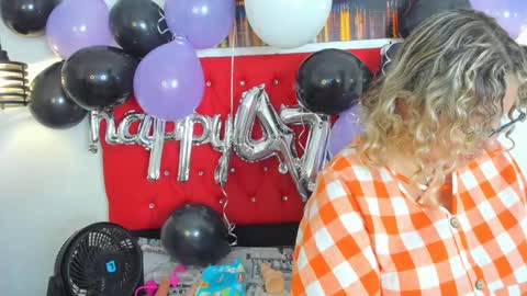 Snapshot of carolinacrus01 chatting on October 1, 7:08 pm Carolina online show from October 1, 7:08 pm