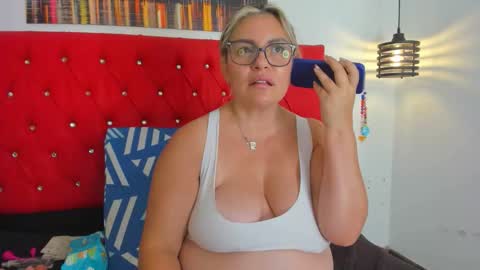 Snapshot of carolinacrus01 chatting on October 22, 6:57 pm Carolina online show from October 22, 6:57 pm