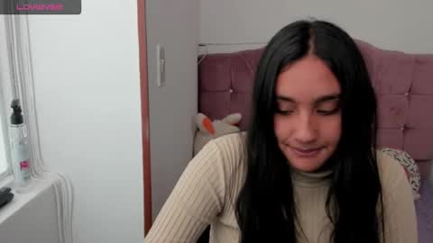 Snapshot of caroline_rodriguez_9 chatting on October 27, 7:08 pm caroline_rodriguez_9 online show from October 27, 7:08 pm