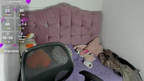 Snapshot of caroline_rodriguez_9 chatting on October 18, 11:28 pm caroline_rodriguez_9 online show from October 18, 11:28 pm