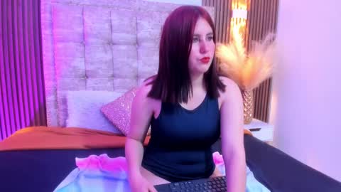 Caroline online show from September 23, 7:45 pm