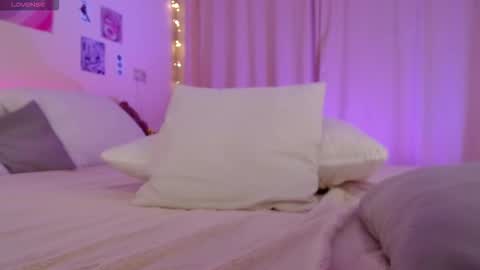 Snapshot of carolineamber chatting on September 20, 9:46 pm Carlolina online show from September 20, 9:46 pm