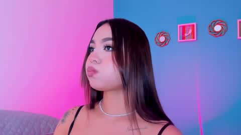 Snapshot of carolineegarcia chatting on February 24, 1:41 pm CarolineeGarcia online show from February 24, 1:41 pm