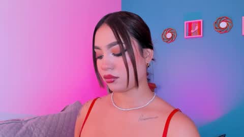 Snapshot of carolineegarcia chatting on February 21, 6:18 am CarolineeGarcia online show from February 21, 6:18 am