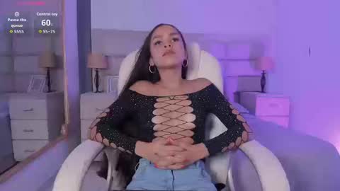 Caroline online show from March 12, 2:31 pm