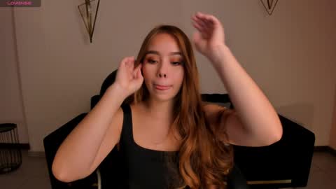 Snapshot of carolinegrace_ chatting on January 22, 10:29 am Caro online show from January 22, 10:29 am