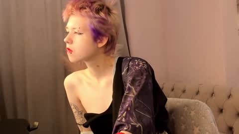 Snapshot of carolinerichter chatting on October 18, 3:31 am CarolineRichter online show from October 18, 3:31 am