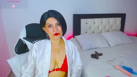 Snapshot of carolinnefiotti chatting on October 11, 9:17 pm CarolinneFiotti online show from October 11, 9:17 pm