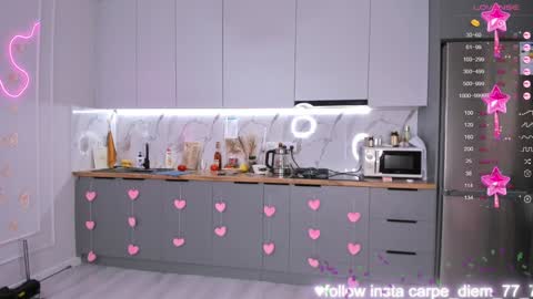 Yummi online show from December 9, 2:34 am