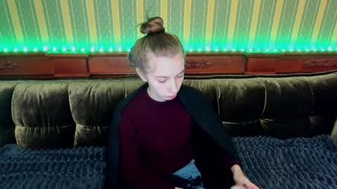 Carrie online show from December 4, 7:06 am