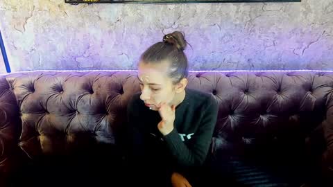 Carrie online show from January 17, 8:02 am