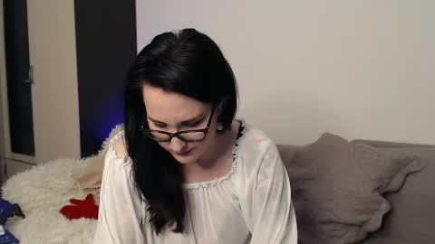 Caroline online show from December 9, 9:27 pm