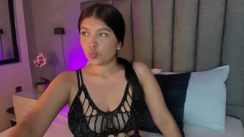 carriepink_ online show from October 2, 11:48 am