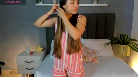 casandra_ballesteros online show from March 6, 1:46 pm