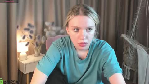 casey__miller online show from October 24, 8:05 pm