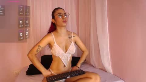 Snapshot of caseydevon chatting on October 23, 12:33 pm Casey online show from October 23, 12:33 pm