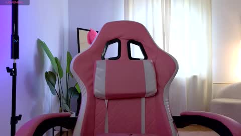 Casey Robbins online show from October 12, 7:44 am