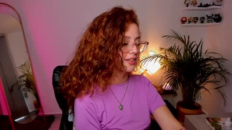 Snapshot of cassandra_caiin chatting on February 2, 9:45 pm Cassie online show from February 2, 9:45 pm