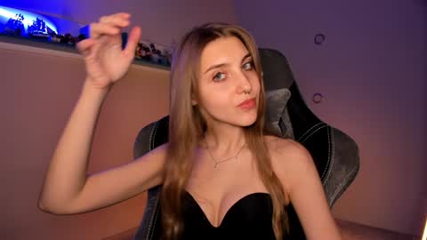 Snapshot of cassiablade1 chatting on January 22, 6:52 pm Seductress Cassia FINDOM AND SADISM NO NUDE online show from January 22, 6:52 pm