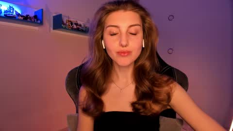 Snapshot of cassiablade1 chatting on February 19, 7:48 pm Seductress Cassia FINDOM AND SADISM NO NUDE online show from February 19, 7:48 pm
