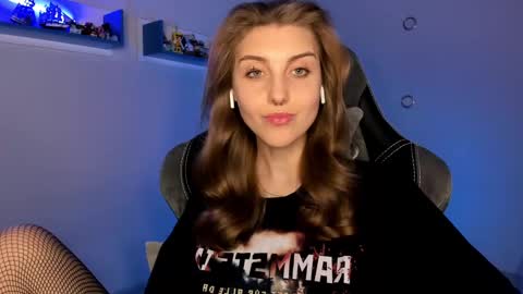 Snapshot of cassiablade1 chatting on February 21, 7:54 pm Seductress Cassia FINDOM AND SADISM NO NUDE online show from February 21, 7:54 pm