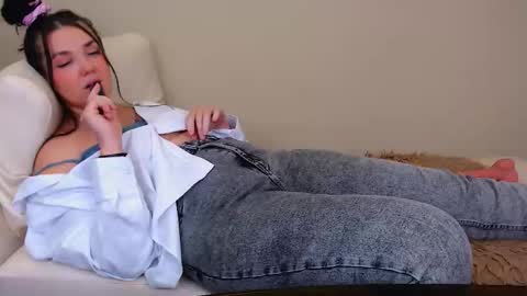 Snapshot of cassidy_one chatting on October 22, 2:16 am Anna online show from October 22, 2:16 am