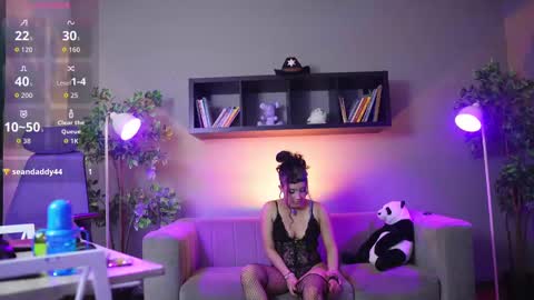 Cassie online show from September 15, 9:00 pm