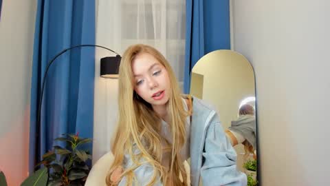 Hello my name is Cassie and my friend Nilo is also here online show from December 21, 6:30 am