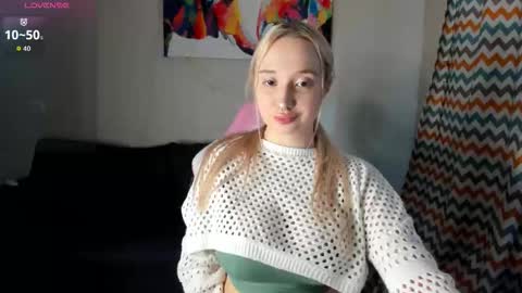 Cassie Rosss online show from March 18, 12:54 pm