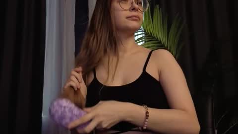 assie online show from October 3, 5:45 am