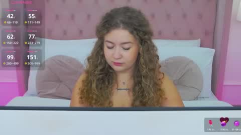 Snapshot of cassieride chatting on October 5, 5:23 am Curly online show from October 5, 5:23 am