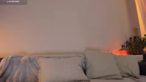  cassandra  online show from December 2, 1:18 am