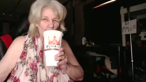 cat online show from February 12, 6:40 pm