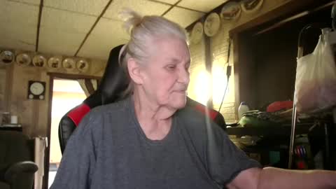 cat online show from October 13, 4:20 pm