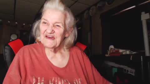 cat online show from January 28, 9:40 pm