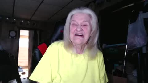 cat online show from October 22, 6:13 pm