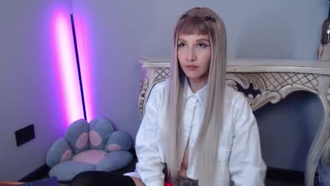 Snapshot of cat_black___ chatting on October 10, 11:59 am cat online show from October 10, 11:59 am
