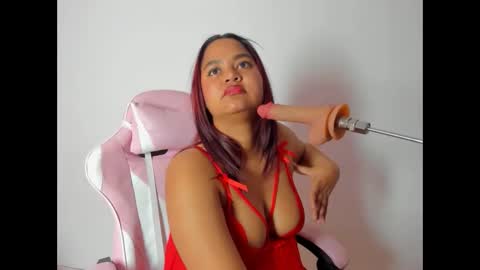 cata bloom online show from April 22, 9:45 pm