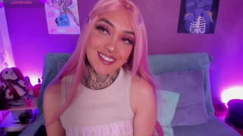 Cata green model independient online show from March 31, 8:20 pm