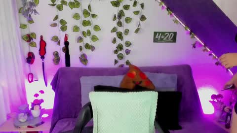 Snapshot of cata_greenn chatting on February 3, 10:21 pm Cata green model independient online show from February 3, 10:21 pm